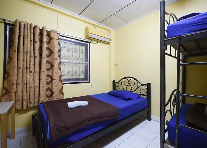 Oyo 938 Place Hotel Bangkok
