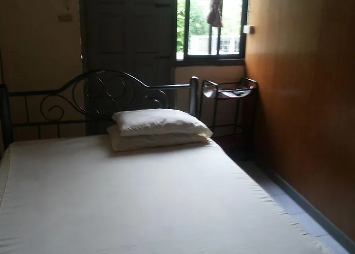 Oyo 938 Place Hotel Bangkok
