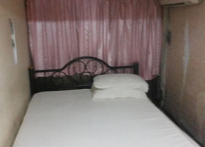 Hotel Oyo 938 Place 2*