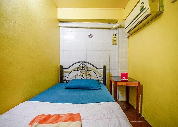Hotel Oyo 938 Place 2*
