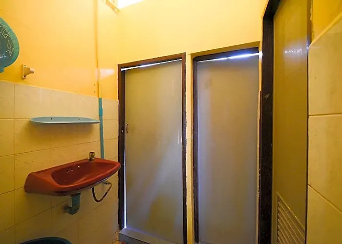Hotel Oyo 938 Place 2*